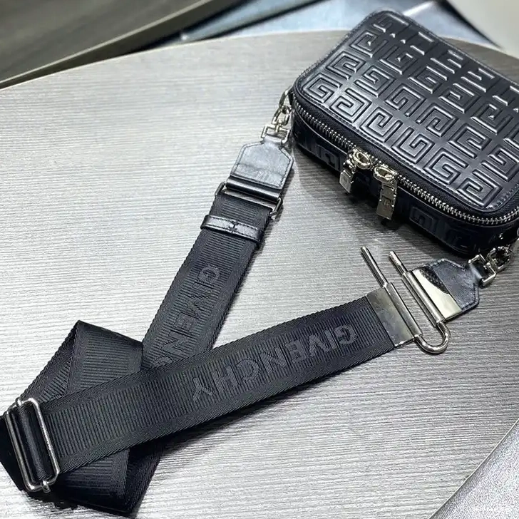 Brother Sam Yupoo Bag 2209SW0077 Givenchy 0408
